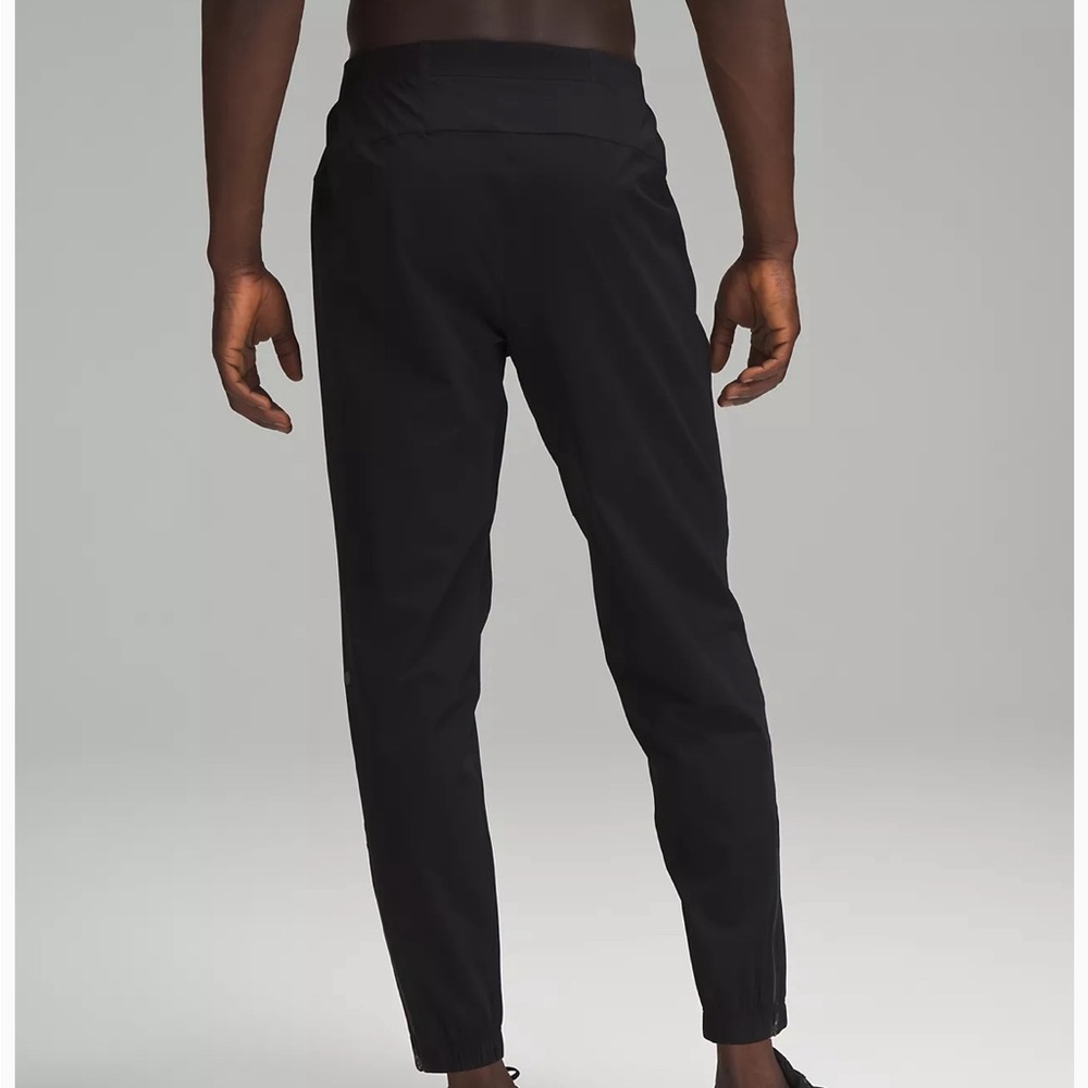 Men's Lululemon Surge Joggers size Small